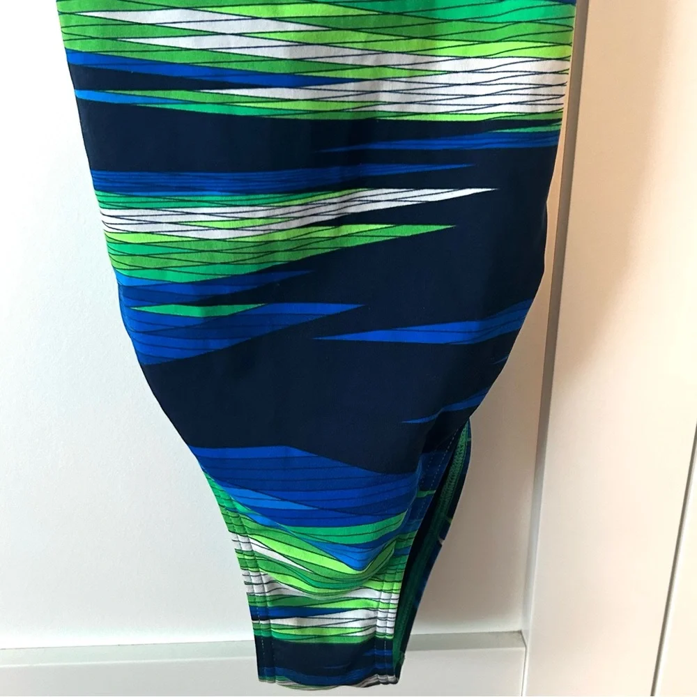 Speedo Women's Endurance+ Havoc State Flyback One‎ Piece Swimsuit in Size XXS